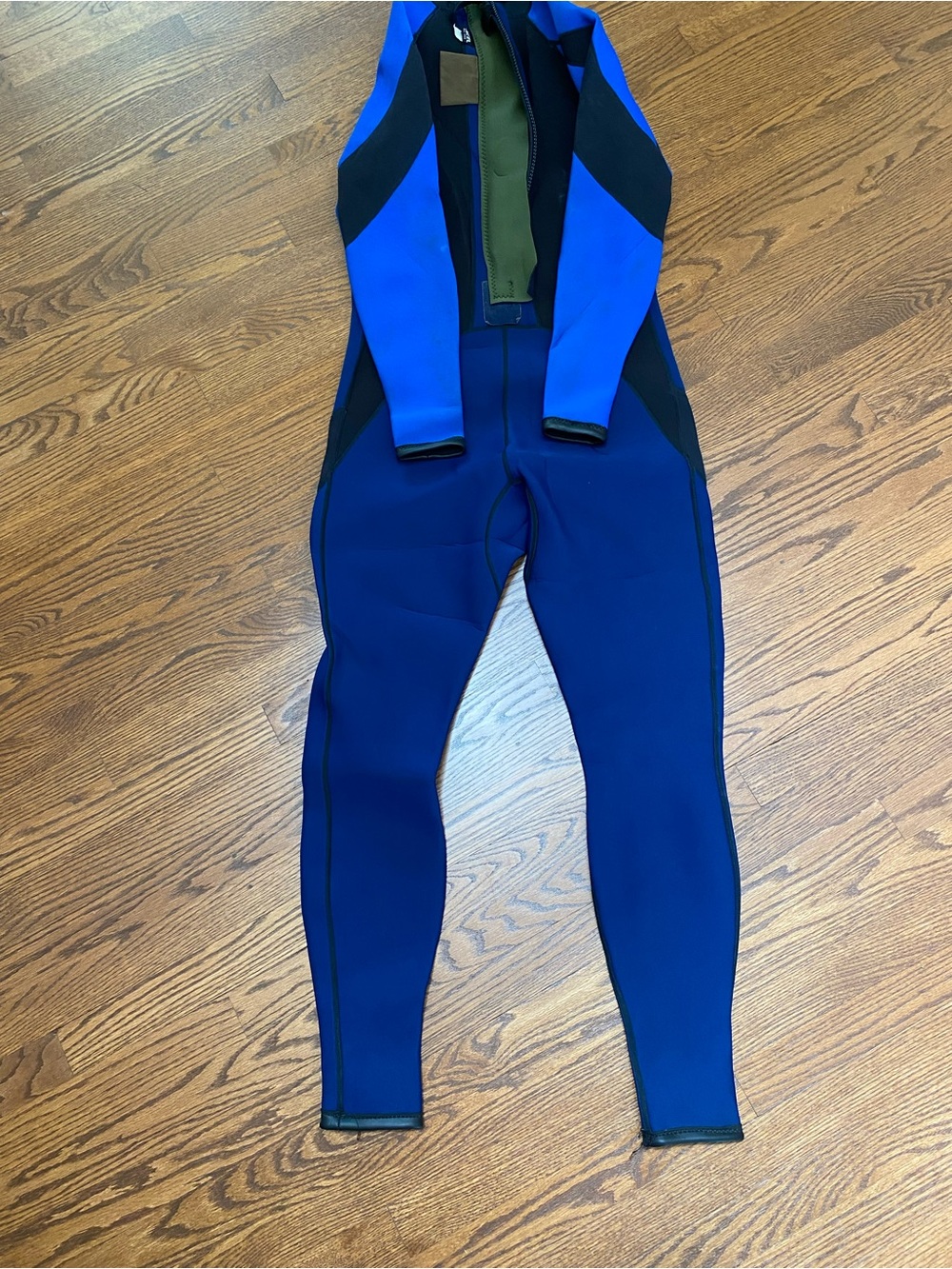 Full-Length Blue and Black Wetsuit
Xcel Hawaii 2XL
